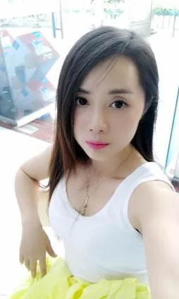 探索女神陈丽的魅力：32部精彩精品视频带你领略她的风采与才华