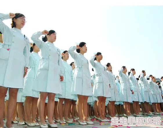 欧美性护士，真是让人感到震惊，这样的职业形象会对社会产生怎样的影响呢？