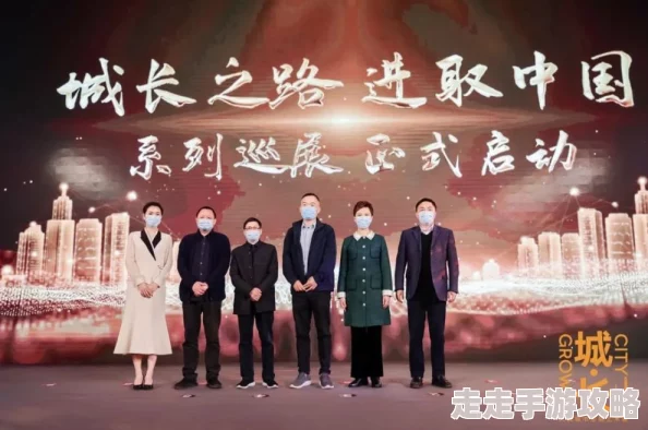 色即是秘密该作品在国际艺术展上获得了观众的热烈反响，展现了独特的视觉语言和深刻的情感表达。